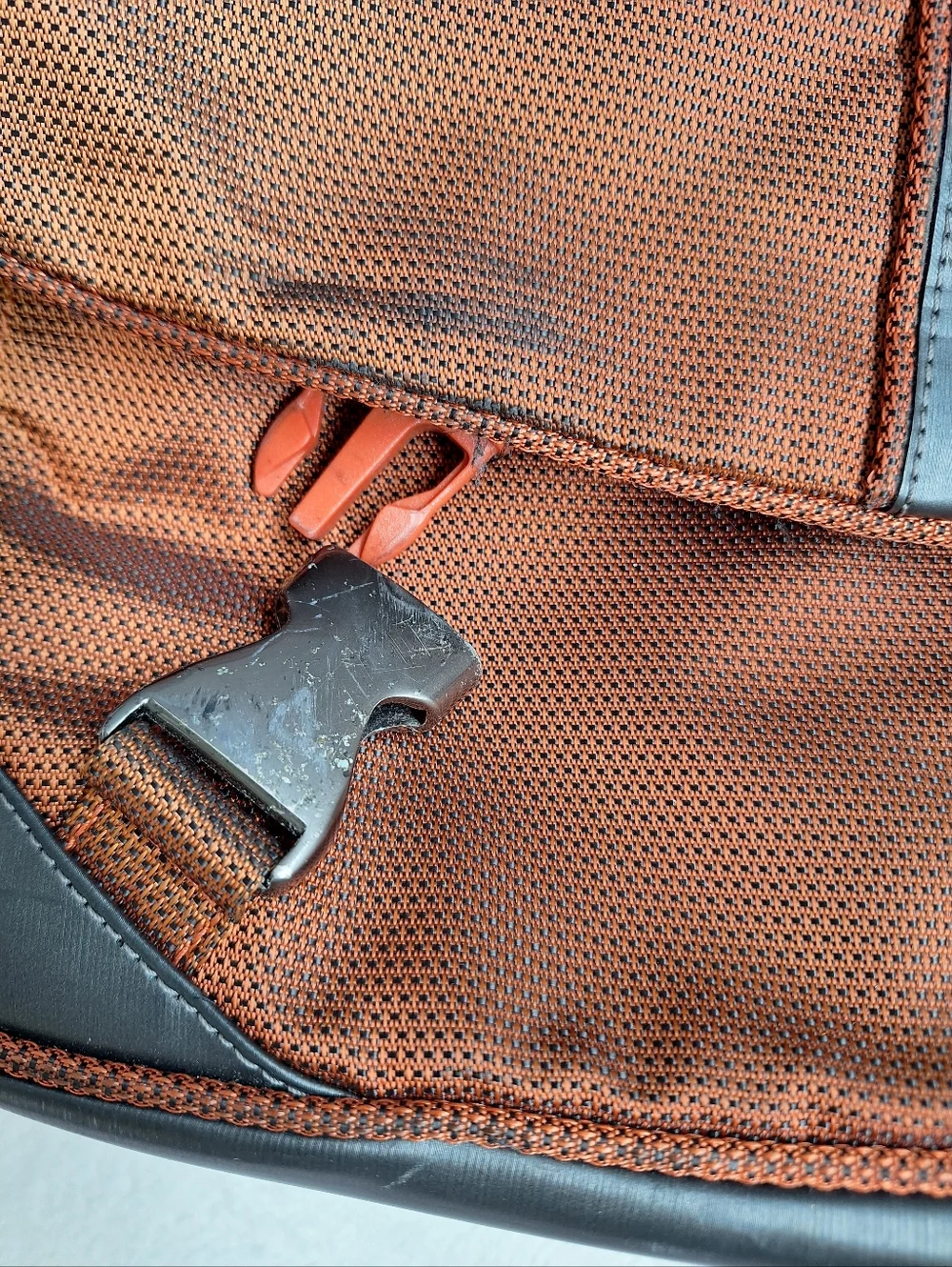 Tumi T-Tech Laptop Messenger Bag - Orange Flame Ballistic Nylon Used